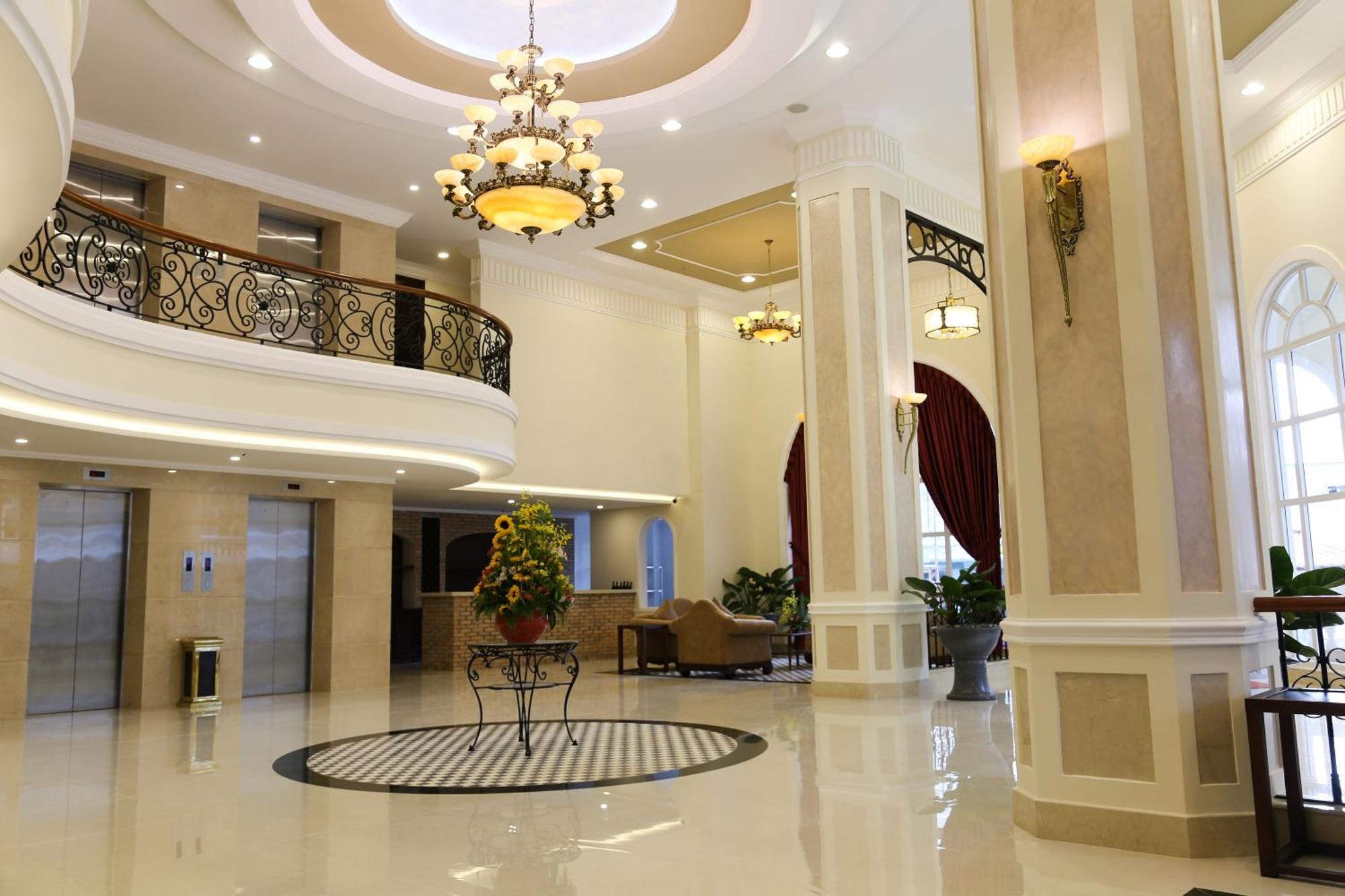 Iris Dalat Hotel Exterior foto